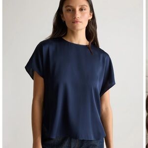 Quince Deep Blue Washable Stretch Silk Split Hem Tee sz xs